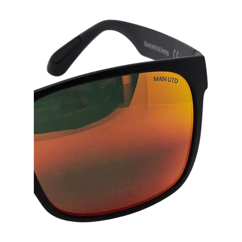 MAUI JIM SPECIAL EDITION MANCHESTER UNITED Black Sunglasses with Red Lenses - Picture 5 of 9